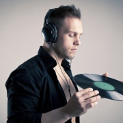 Крупнейшие лейблы судятся с сервисом Pandora из-за хитов прошлого века