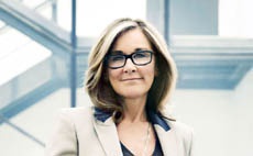 Глава Apple Store Анджела Арендтс продала акции Apple на $6 млн