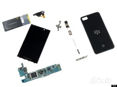 Чем BlackBerry Z10 выгодно отличается от iPhone