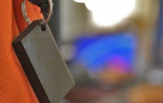 Брелок, который защитит компьютер от ваших коллег