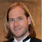 Tesla Motors снова переманивает сотрудников Apple