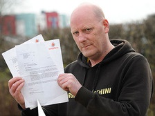 Безработный мужчина потратил на секс по телефону более 90 тысяч фунтов