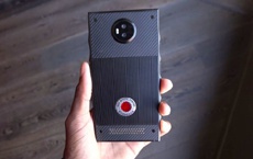 Прототипы RED Hydrogen One с голографическим экраном показали на видео