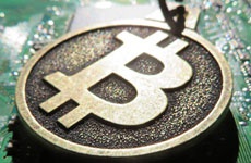 Первого получателя биткоинов заморозили «до лучших времен»