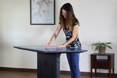 Сенсорный стол Ideum Platform 55 позволяет выбирать между Android 4.4 и Windows 8.1