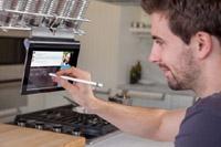 Технология Lenovo AnyPen позволяет использовать любой металлический предмет в роли стилуса