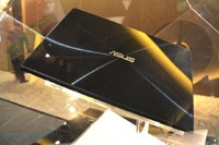 Первый в мире ультрабук с Gorilla Glass 3