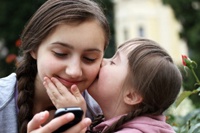 В каком возрасте стоит покупать ребенку первый смартфон или телефон