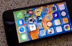 Пользователи жалуются на исчезающие в iOS 7 иконки