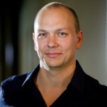 «Отец» плеера iPod будет работать в Google над созданием потребительских устройств компании