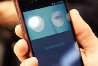 Смартфон Fujitsu моментально разблокируется, отсканировав радужку