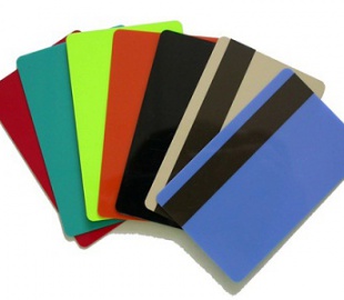 Пластиковые карты теперь популярны не только в бутиках, но и в интернете