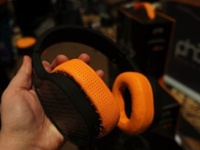 Phaz P2 - наушники, заряжающие смартфон