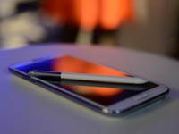 Samsung Galaxy Note 4 будет выпущен в двух версиях