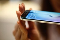 Samsung наращивает производство экранов для Galaxy S6 Edge