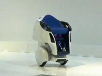 Японцы  научились телепатически управлять инвалидным креслом