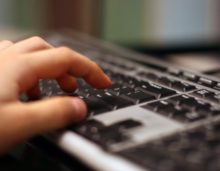 Кабмин распорядился создать систему электронных обращений граждан