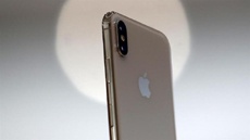 Как iPhone X смотрится рядом с конкурентами?