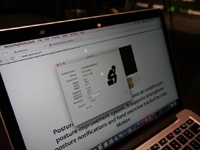 Участник хакатона придумал простую систему коррекции осанки