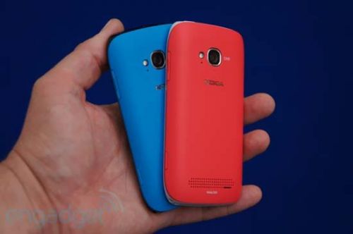 lumia710-1.jpg