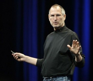 Камень в огород Facebook. Стив Джобс заботился о приватности ещё в 2010