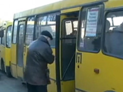 Без грошей, але з документом: в Україні переселенцям можуть дозволити їздити у транспорті безкоштовно