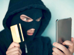 Телефонный разговор с «сотрудником банка» стоил женщине 27 тысяч гривен