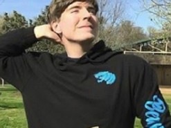 Блогер оставил в кафе $10 000 чаевых за два стакана воды