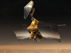 Морозно на Марсе. Орбитальный аппарат NASA показал замерзший кратер на Красной планете