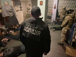 Кіберполіцейські викрили злочинне угруповання, яке продавало неіснуючі автозапчастини