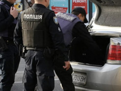 Водіям розповіли, коли інспектор може законно оглянути багажник та салон авто