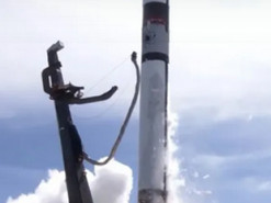 Не только SpaceX. Electron впервые вернули после запуска в космос: как это было