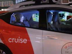 Cruise оголосила про відкликання 950 безпілотних автомобілів після ДТП із пішоходом