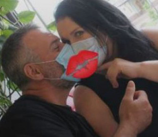 Романтичні й у масках: чоловік Руслани Писанки показав фото з нею