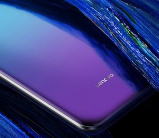 Топ-менеджер Lenovo показал рекордно безрамочный смартфон