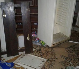 Ради лайков в интернете: студентка с друзьями громит арендованные квартиры