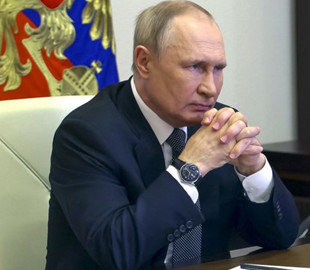 Повний крах режиму чи державний переворот: як можуть скинути Путіна