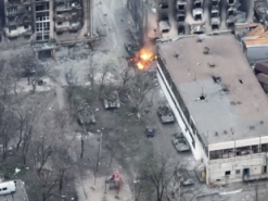 «Азов» показав на відео, як нищить рашистів у Маріуполі