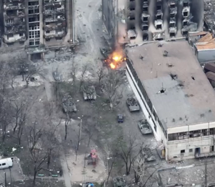 «Азов» показав на відео, як нищить рашистів у Маріуполі