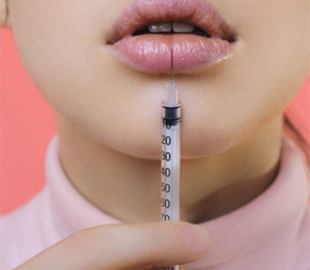 Хотела увеличить губы: в Днепре школьница сделала неудачный укол по инструкции из интернета