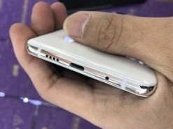 Прототип Xiaomi Mi8 в белом цвете на видео