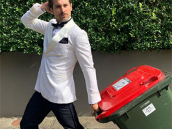 Мир спасет чувство юмора: Австралийцы объявили флешмоб для прогулок до мусорных баков