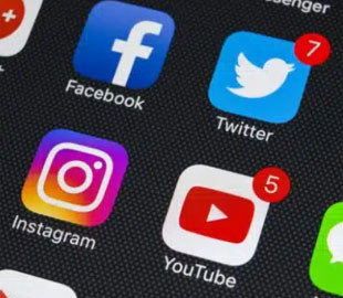 Українців попередили, чим загрожує оренда сторінок у соцмережах