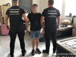 Виманювали банківські дані: поліція викрила шахрайський call-центр