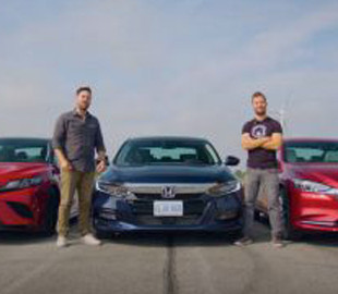Блогеры сравнили Toyota Camry TRD, Honda Accord и Mazda6 на дрэге