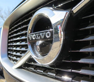 Volvo, Daimler и Traton объединяют усилия для создания сети зарядок электрических грузовиков