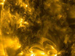 Оптические иллюзии на Солнце: эпичные корональные петли на звезде завели ученых в тупик