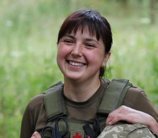 Бойовий медик волинської бригади одночасно рятувала 15 поранених бійців (фото)