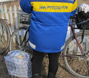 «Укрпошта» начала тестировать доставку на электросамокатах