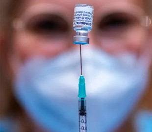 Задля популярності. Сумчанин 27 разів вакцинувався від коронавірусу